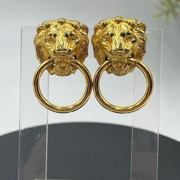 Vintage Lion Head Door Knocker Gold Tone Clip On Dangle Animal Earrings - Picture 1 of 10